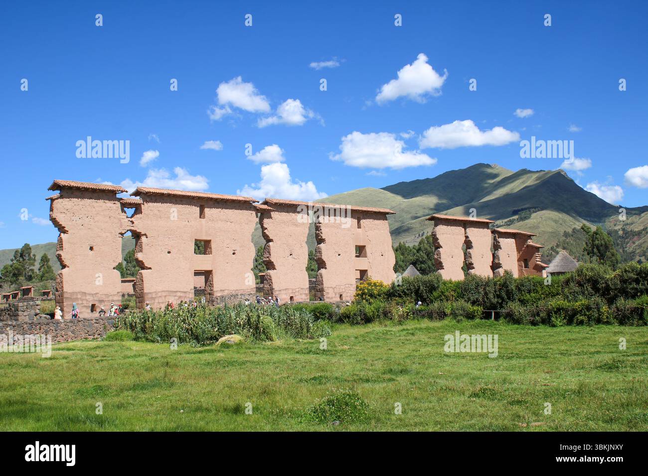 Historischer Tempel von Wiracocha, erbaut von Inka-Leuten für den höchsten Gott namens Wiracocha. Gelegen in Raqch`i in der Region Cusco von Peru Stockfoto